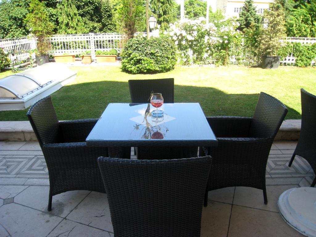 Villa Jelena เบลเกรด ภายนอก รูปภาพ